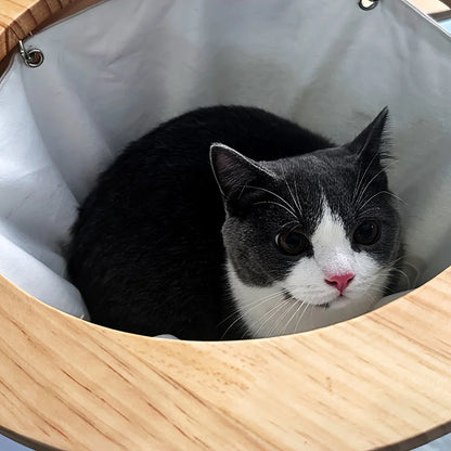Amaca per gatti montata a parete