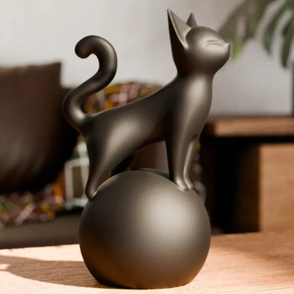 Cat Sculpture on The Ball 3D