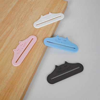 Cat Food Pouch Squeezer