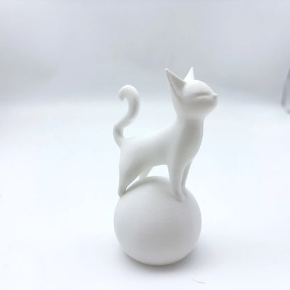 Cat Sculpture on The Ball 3D