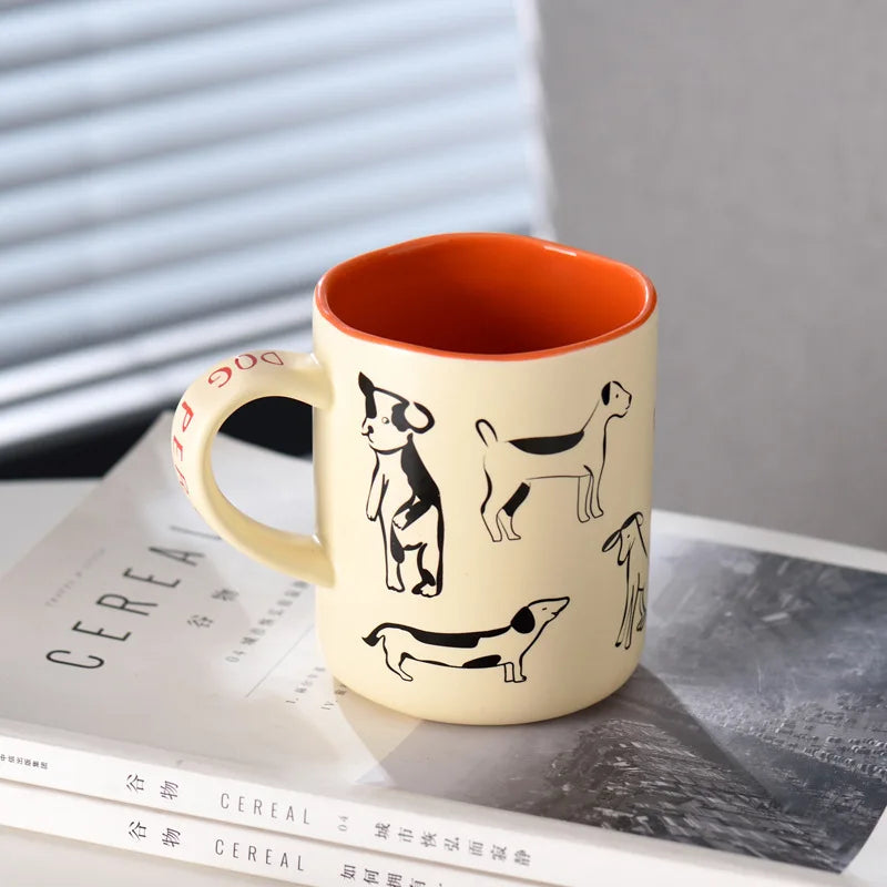Keramik-Tasse mit Katzen- und Hundepaar