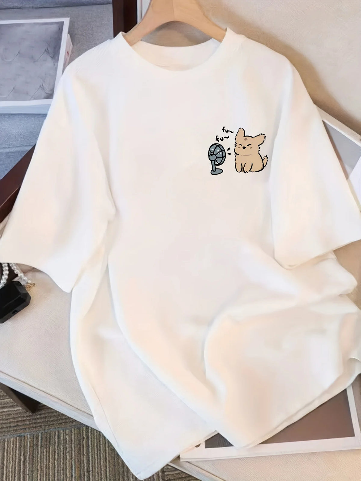 Women's Dog and Fan Graphic Cotton T-Shirt