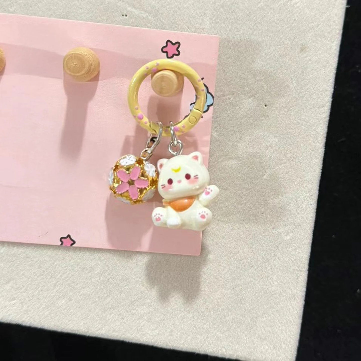 Porte-clés Kitty mignon avec cloche